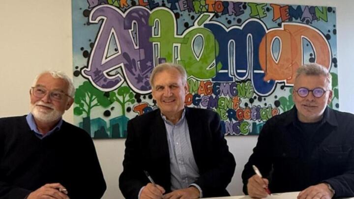 Photo illustrant la signature de la promesse de vente de l'ESPACE E2 à Cambacérès - Montpellier
